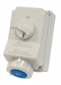 SCL 240V 125A BLUE INDUSTRIAL INTERLOCKED SOCKET 3 PIN IP67