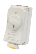 SCL 110V 16A YELLOW INDUSTRIAL INTERLOCKED SOCKET 3 PIN IP67